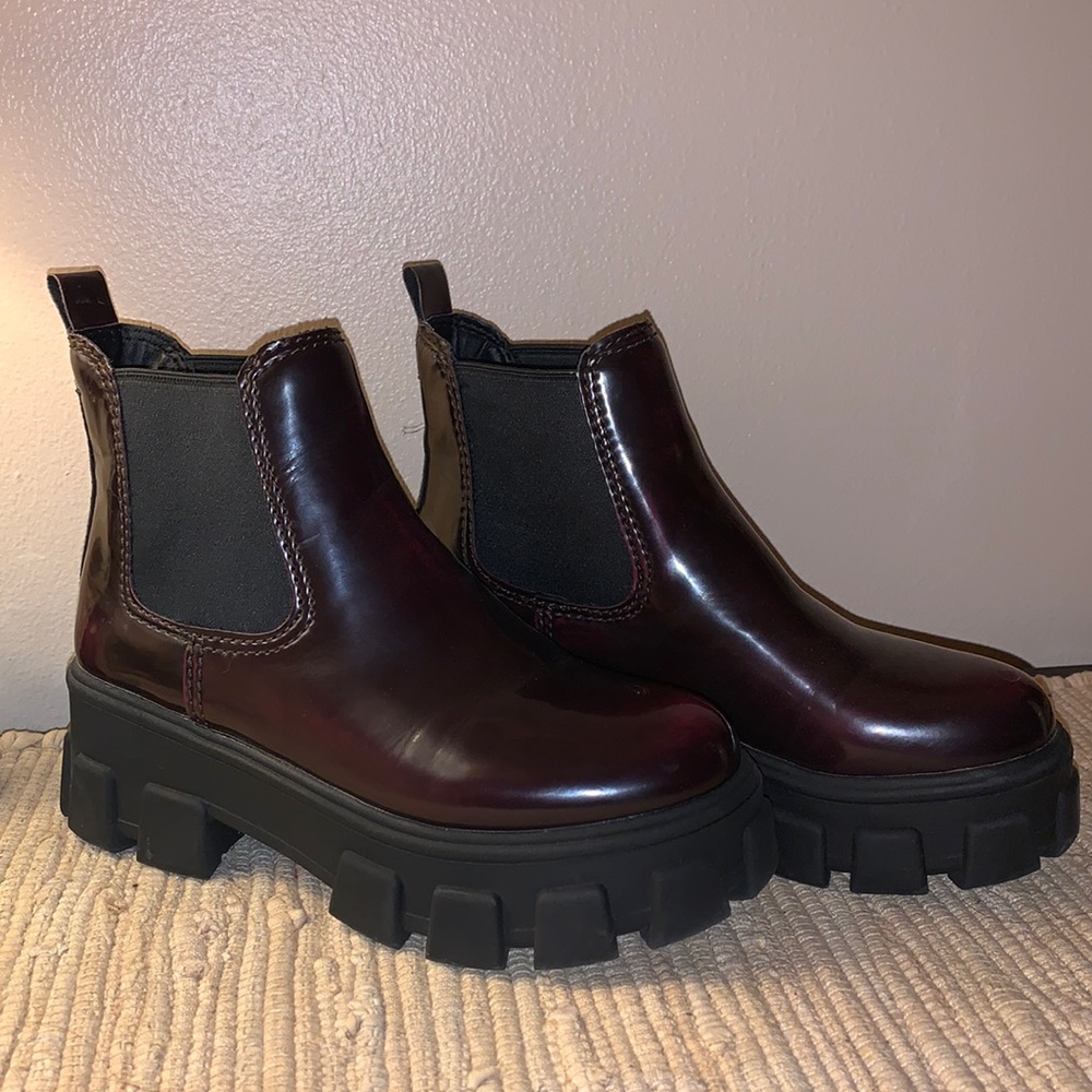 Circus by Sam Edelman Chelsea Boots